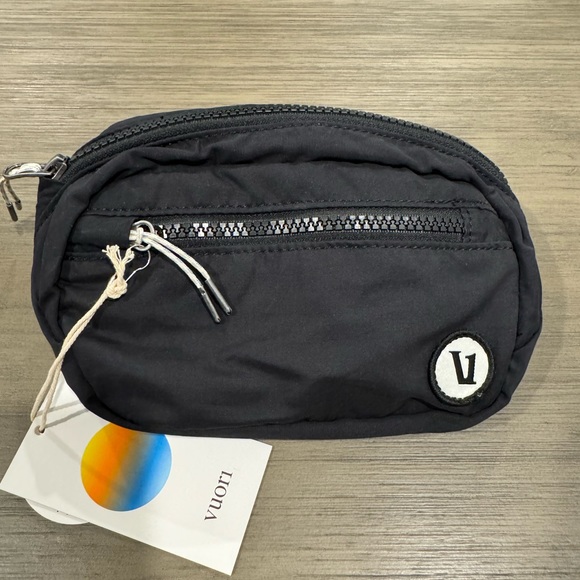 Vuori Handbags - NWT Vuori Hip Pack